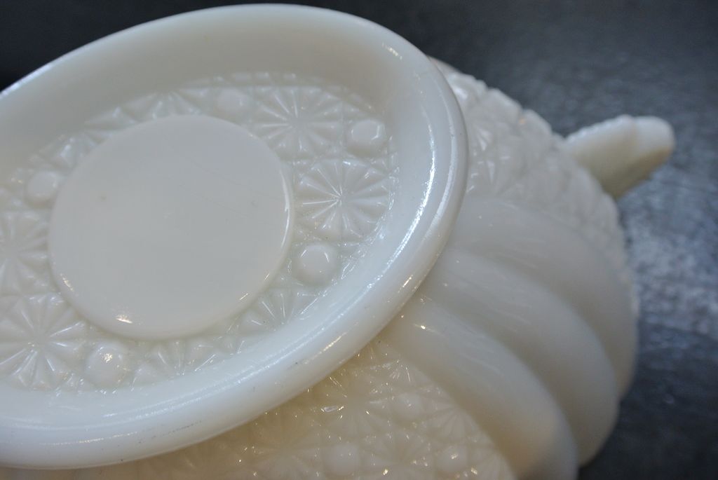 Vintage White Milk Glass Fruit Bowl Vintage White Milk Glass Fruit Bowl