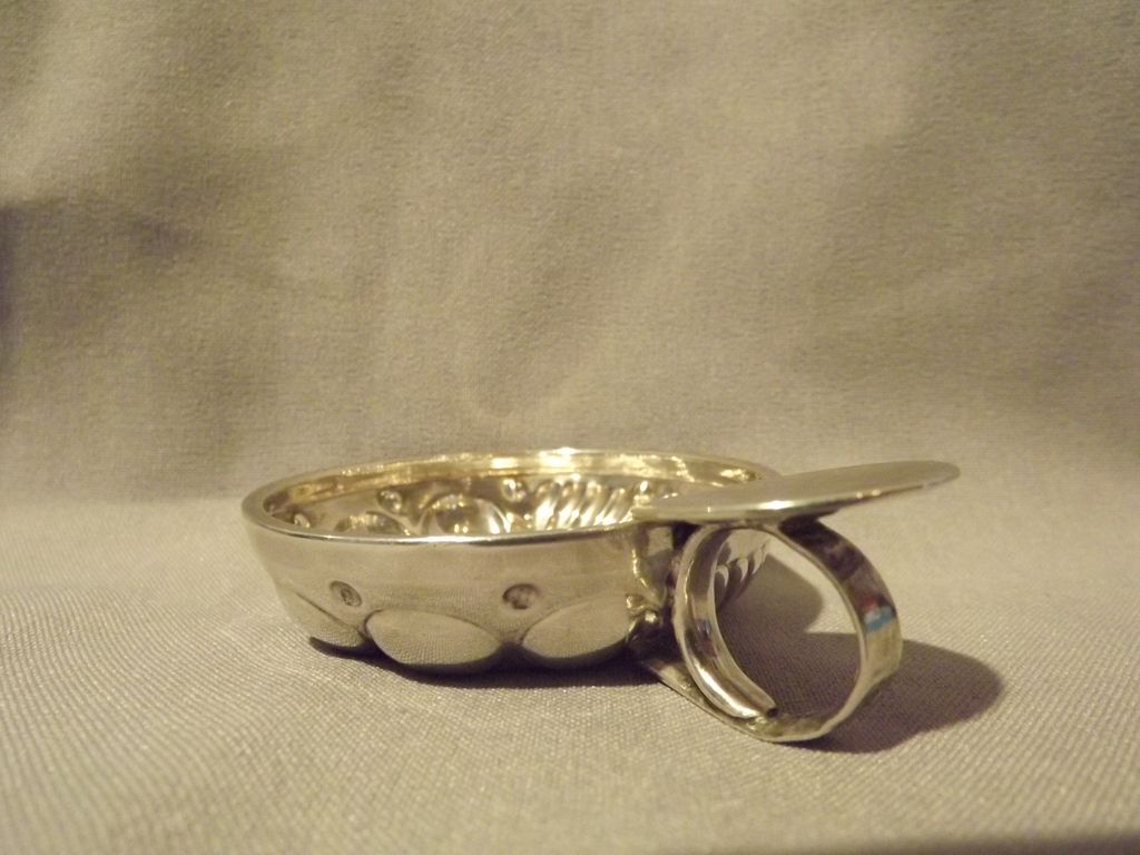 Sterling Silver Tastevin "Minerve" nineteenth century Sterling Silver Tastevin "Minerve" nineteenth century