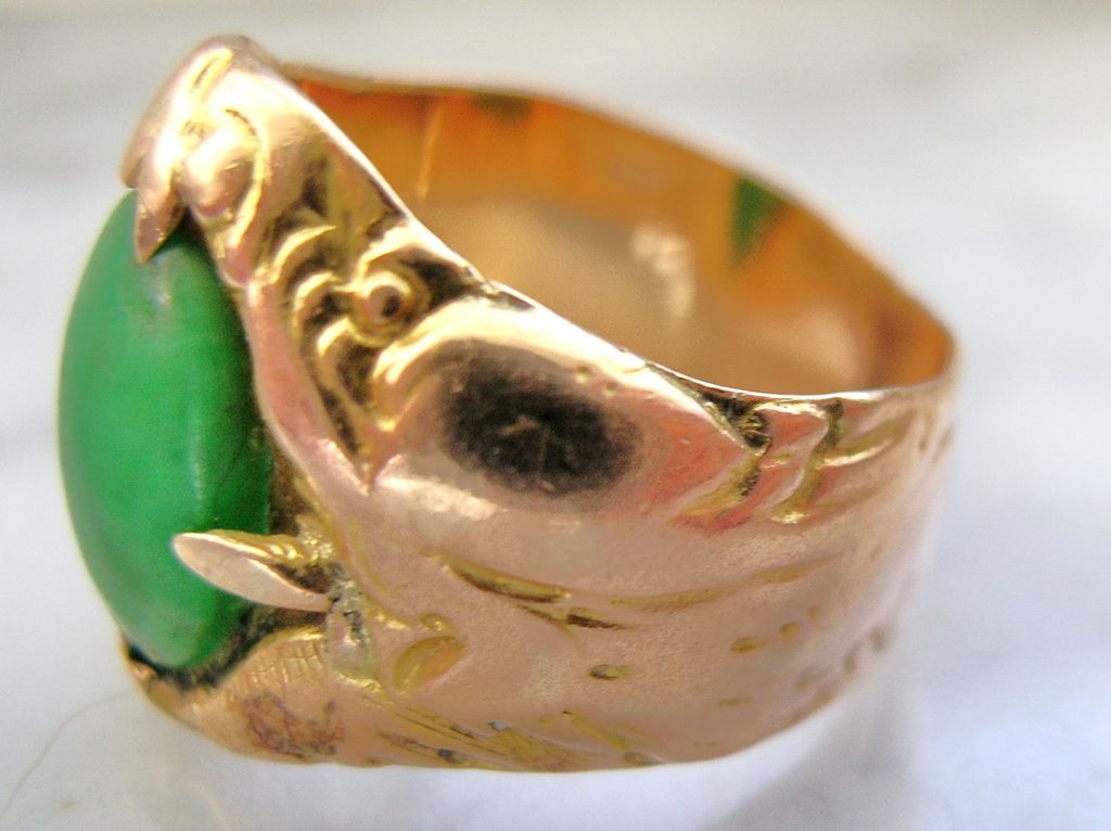14kt Gold Double Dragon Ring with Jadeite Cabochon 14kt Gold Double Dragon Ring with Jadeite Cabochon