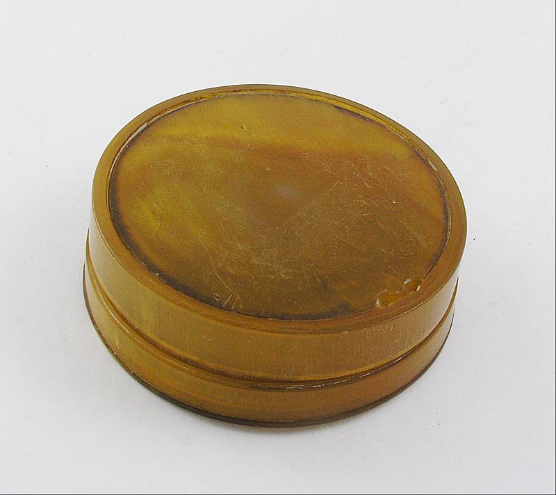 Antique Carved Horn Circular Snuff Box - c. 1820, France Antique Carved Horn Circular Snuff Box - c. 1820, France