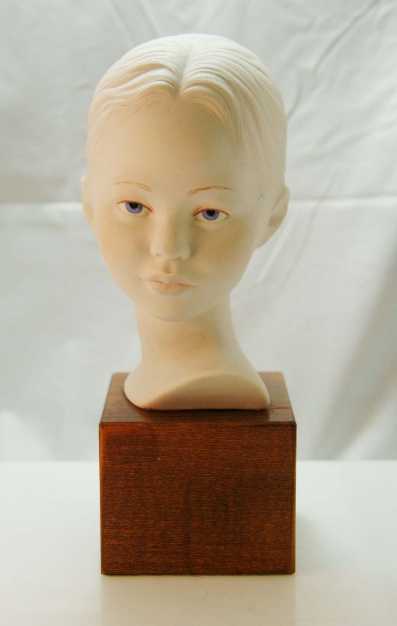 Cybis Signed Bust of Young Girl Cybis Signed Bust of Young Girl