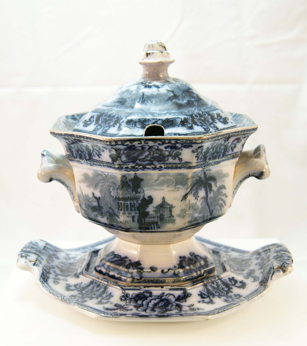 Davenport "Cyprus" Flow Blue Ironstone Gravy Urn and Saucer Davenport "Cyprus" Flow Blue Ironstone Gravy Urn and Saucer
