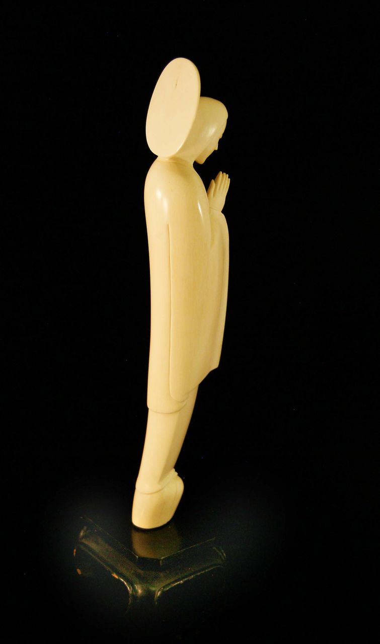 Ivory Praying Nun Figurine Ivory Praying Nun Figurine