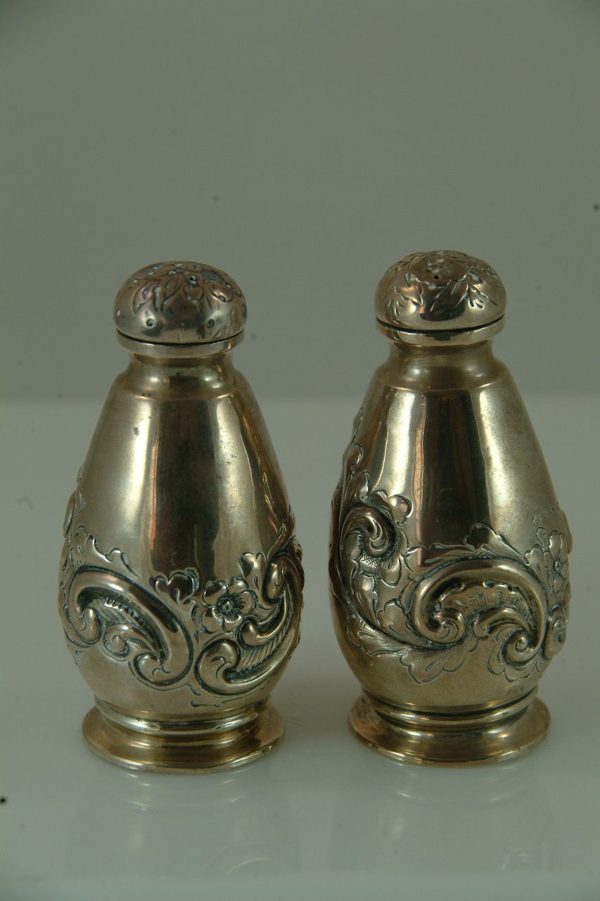Sterling Silver Salt and Pepper from England c. 1900 Sterling Silver Salt and Pepper from England c. 1900