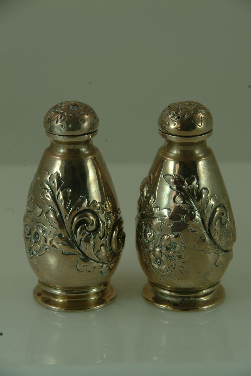 Sterling Silver Salt and Pepper from England c. 1900 Sterling Silver Salt and Pepper from England c. 1900