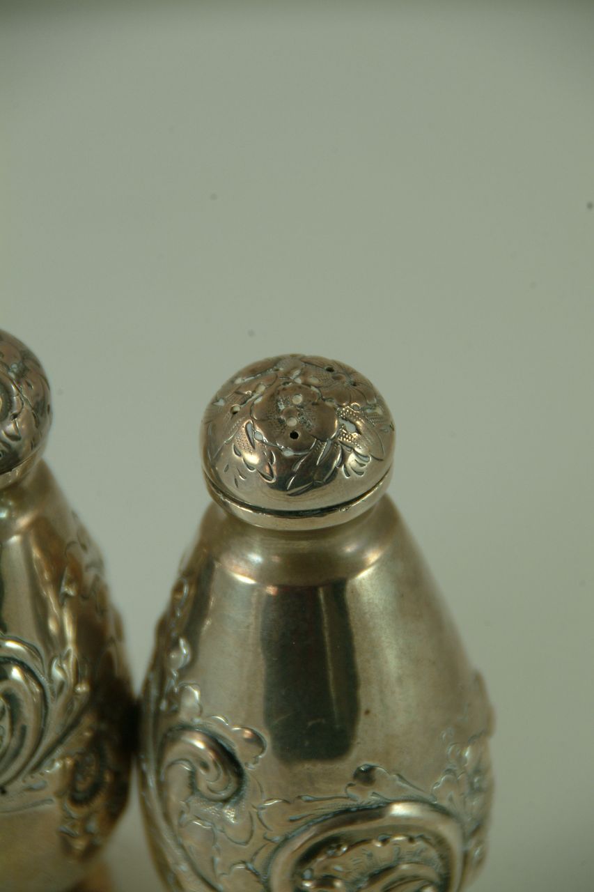Sterling Silver Salt and Pepper from England c. 1900 Sterling Silver Salt and Pepper from England c. 1900