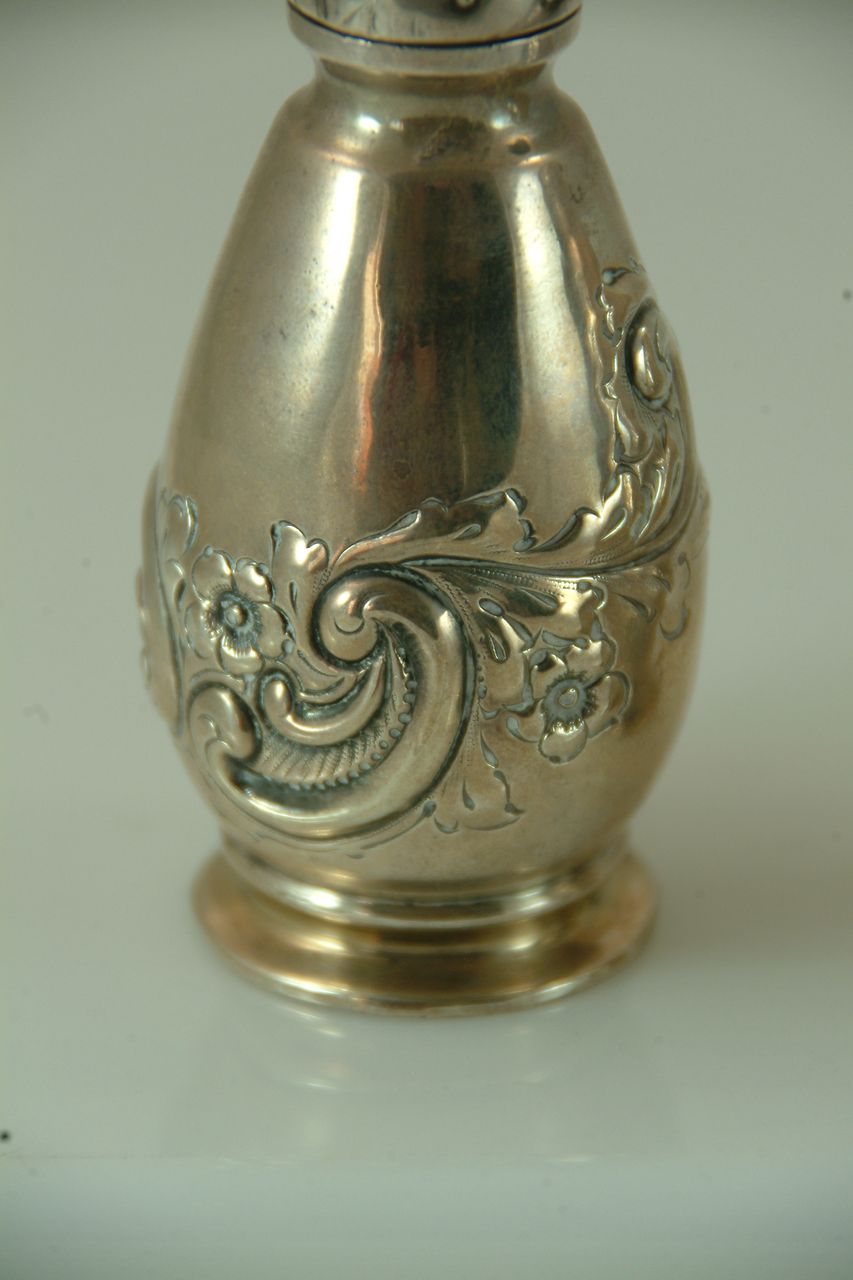 Sterling Silver Salt and Pepper from England c. 1900 Sterling Silver Salt and Pepper from England c. 1900