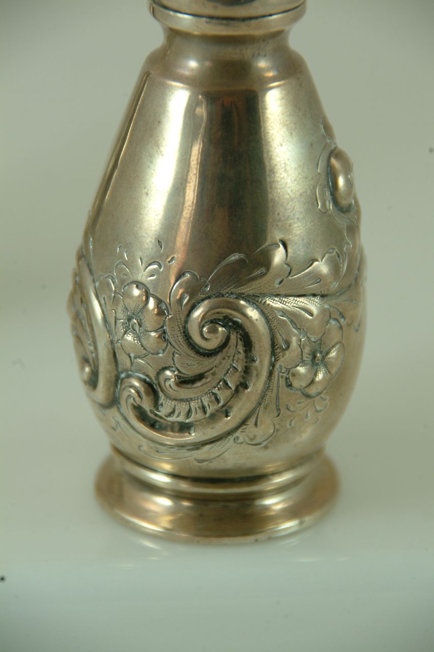 Sterling Silver Salt and Pepper from England c. 1900 Sterling Silver Salt and Pepper from England c. 1900