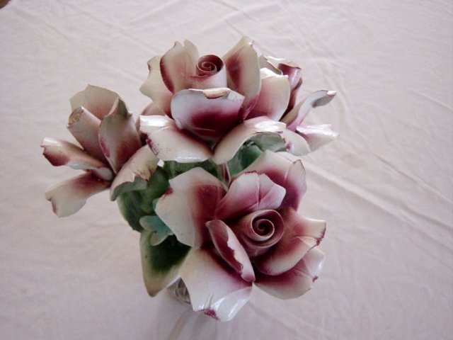 Capodimonte Variegated Pink Roses Vase Capodimonte Variegated Pink Roses Vase