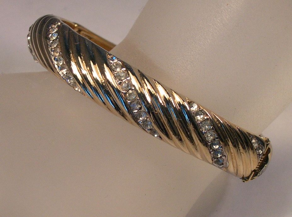 Ledo Classic Ribbed Goldtone and Rhinestone Clamper Bracelet Ledo Classic Ribbed Goldtone and Rhinestone Clamper Bracelet