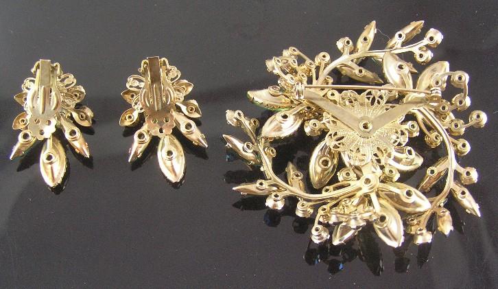 Airy Green & Aurora Borealis Rhinestone Flower & Leaves Brooch & Earrings Airy Green & Aurora Borealis Rhinestone Flower & Leaves Brooch & Earrings