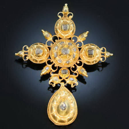 17th Century Cross Pendant : Gold & Table Cut Diamonds