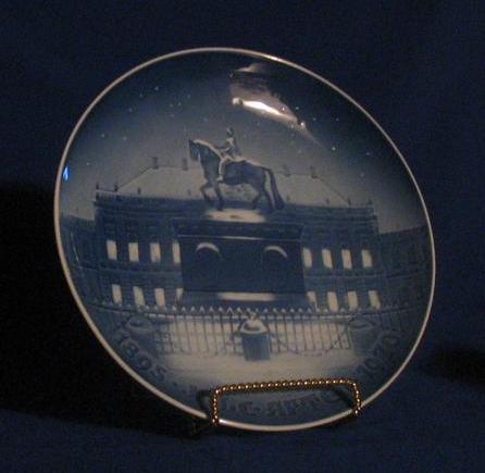 Bing & Grondahl 1970 Plate Titled, "The Royal Palace" Bing & Grondahl 1970 Plate Titled, "The Royal Palace"
