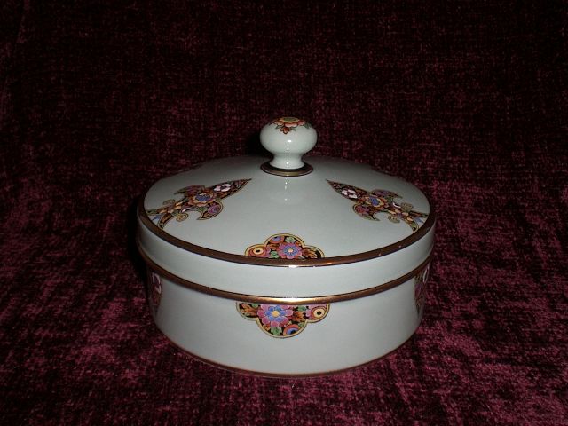 Vintage Noritake Art Deco fleur de lis Box ca 1920 Vintage Noritake Art Deco fleur de lis Box ca 1920