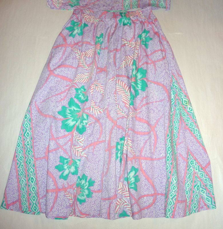 Vintage Reyn Spooner Reverse Print Ladies Hawaiian Blouse Skirt sz M Vintage Reyn Spooner Reverse Print Ladies Hawaiian Blouse Skirt sz M