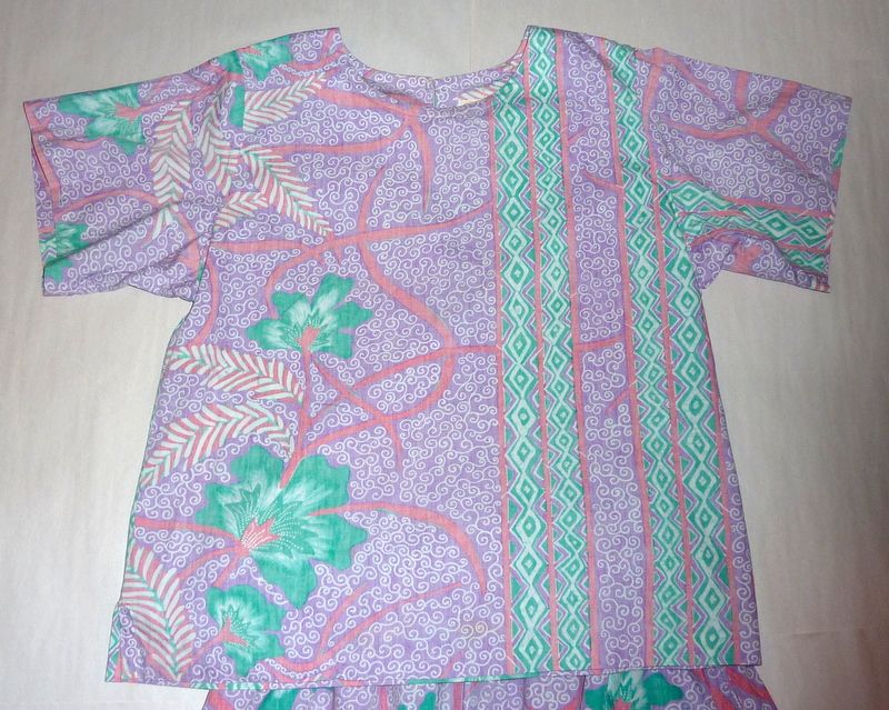 Vintage Reyn Spooner Reverse Print Ladies Hawaiian Blouse Skirt sz M Vintage Reyn Spooner Reverse Print Ladies Hawaiian Blouse Skirt sz M