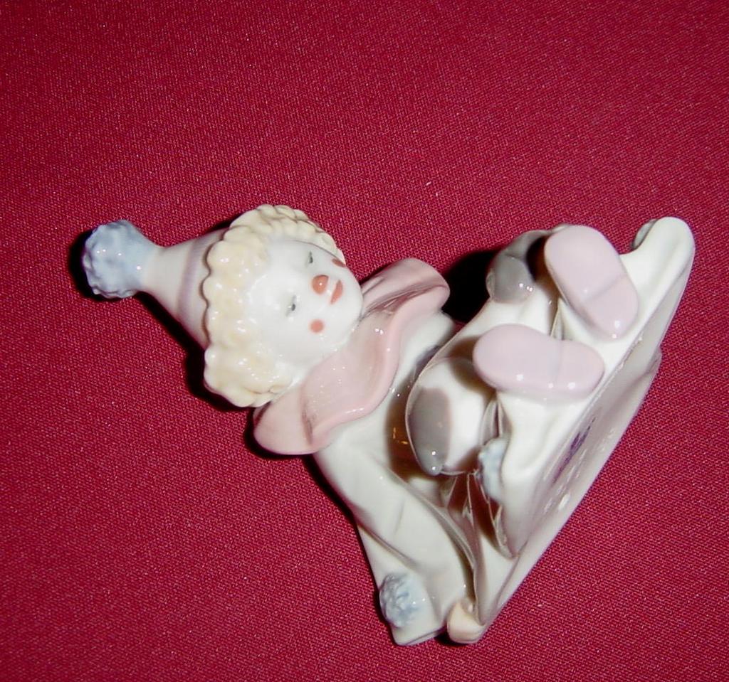 Lladro Adorable Clown Child Pierrot with Puppy 5277 Lladro Adorable Clown Child Pierrot with Puppy 5277