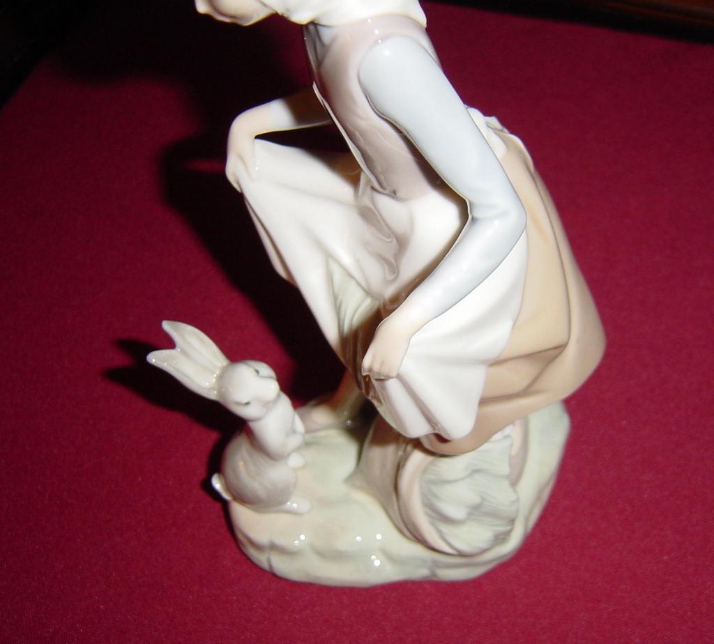 Lladro Rabbit's Food Porcelain Figurine #4826 Lladro Rabbit's Food Porcelain Figurine #4826