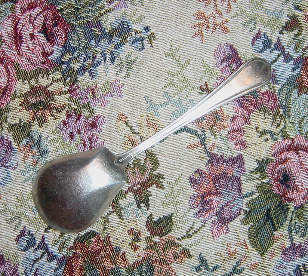 Gorham Elmwood 1915 Roslyn Silverplate Sugar Spoon Gorham Elmwood 1915 Roslyn Silverplate Sugar Spoon