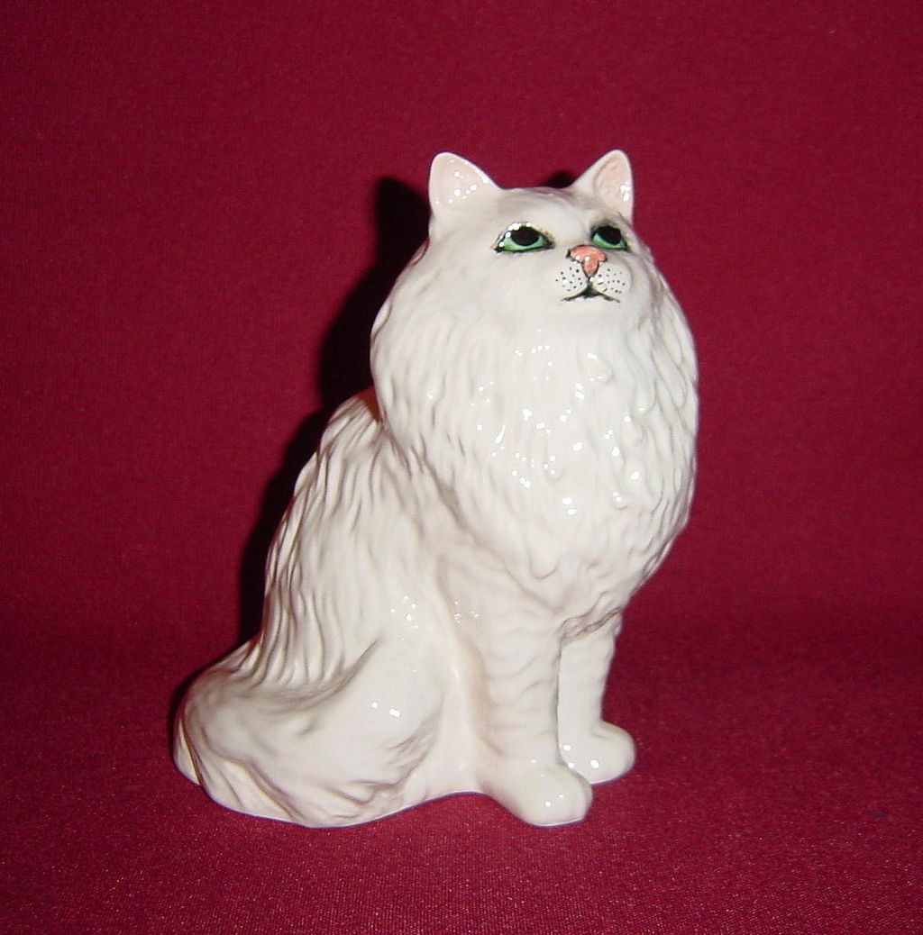Beswick White Persian Cat Seated, Looking Up 1880 Beswick White Persian Cat Seated, Looking Up 1880