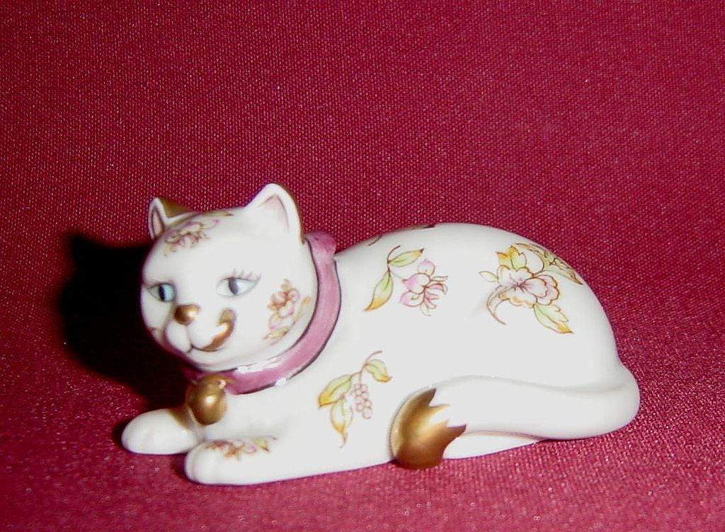 Franklin Mint Curio Cabinet Satsuma Cat Franklin Mint Curio Cabinet Satsuma Cat