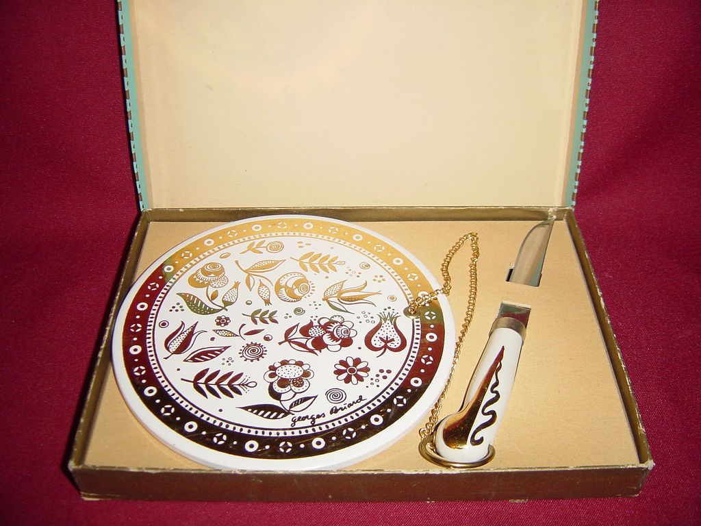 Georges Briard Cheese Trivet and Knife Georges Briard Cheese Trivet and Knife