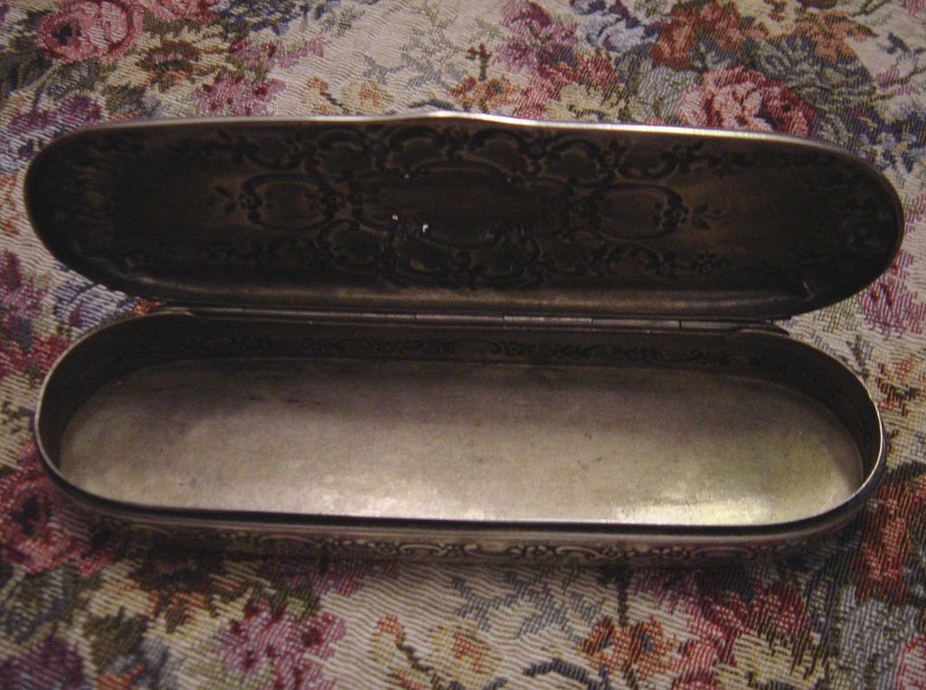 Antique Tiffany Sterling Silver Oblong Dresser Box Antique Tiffany Sterling Silver Oblong Dresser Box