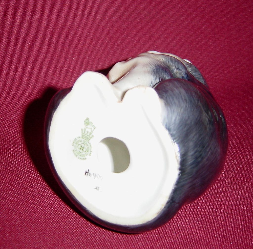 Royal Doulton Persian Cat Seated, Style I Black and White Cat Royal Doulton Persian Cat Seated, Style I Black and White Cat