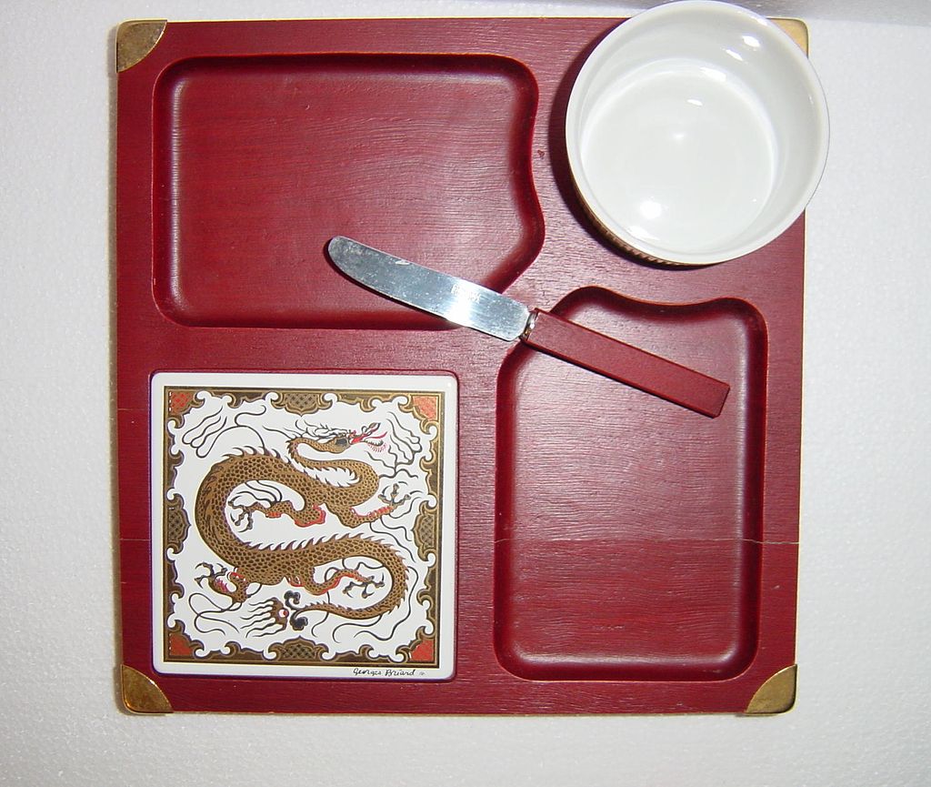 Georges Briard Red Cheese Board with Dragon Trivet Georges Briard Red Cheese Board with Dragon Trivet