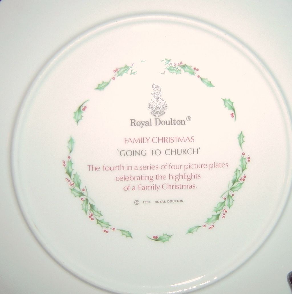 Royal Doulton Christmas 1992 'Going to Church' Collector Plate Royal Doulton Christmas 1992 'Going to Church' Collector Plate