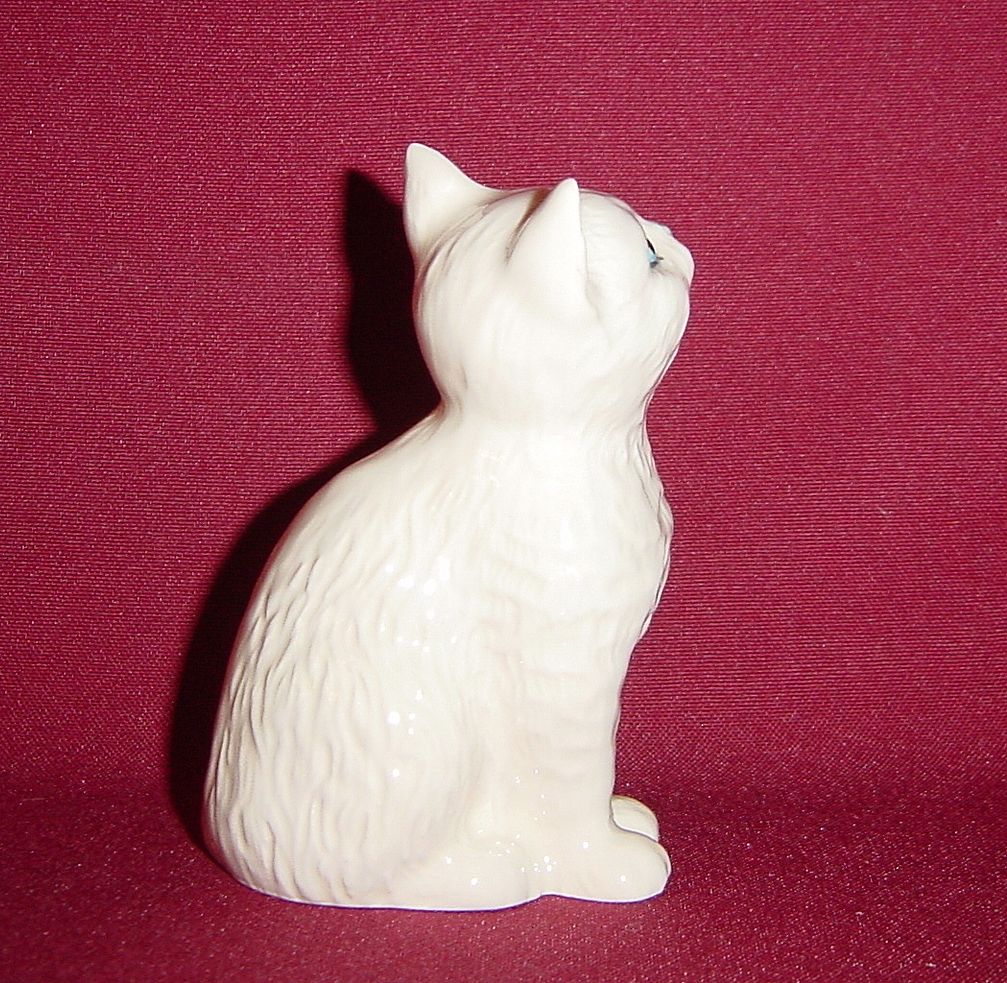 Royal Doulton White Persian Kitten from Beswick Model #1886 Royal Doulton White Persian Kitten from Beswick Model #1886