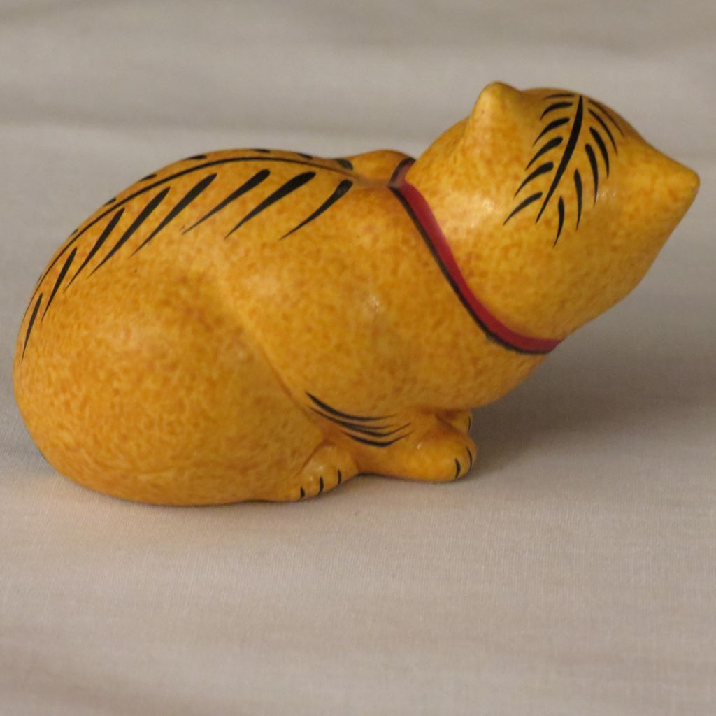 Franklin Mint Chalkware Curio Cabinet Cat Franklin Mint Chalkware Curio Cabinet Cat