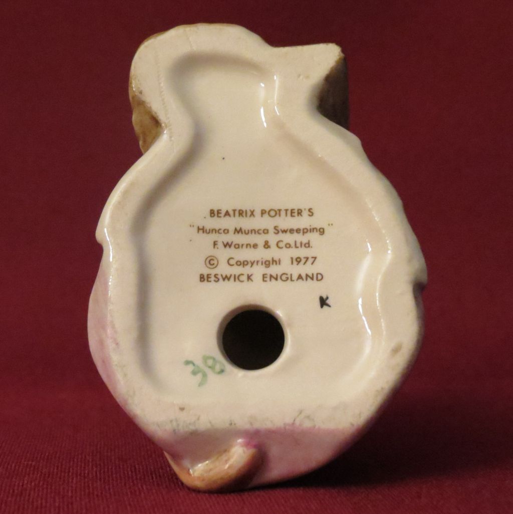 Beswick Beatrix Potter Hunca Munca Sweeping Beswick Beatrix Potter Hunca Munca Sweeping