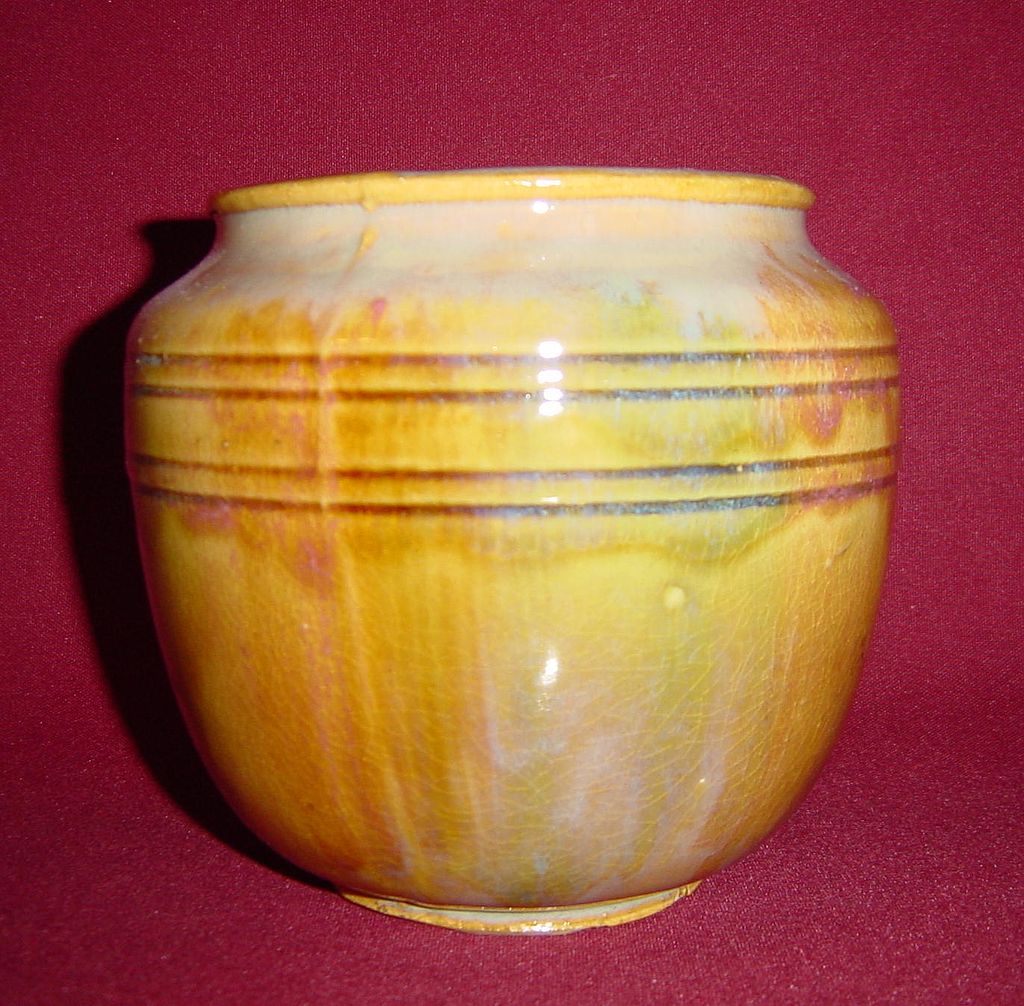 Early Hull Experimental Pottery Vase Early Hull Experimental Pottery Vase
