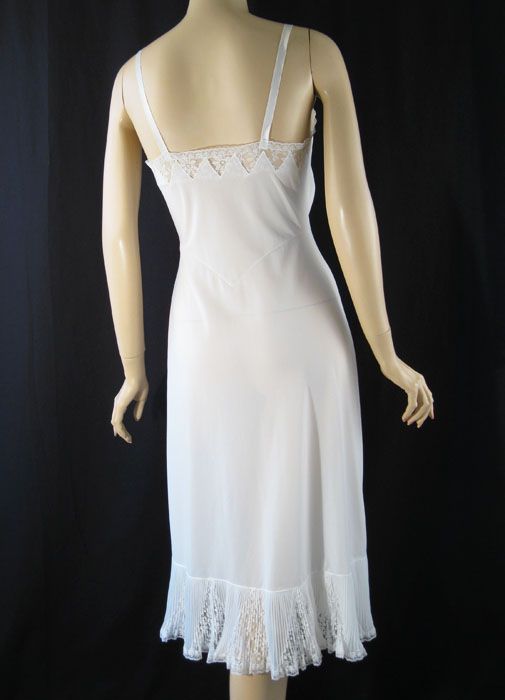 Vintage 1950s Slip White Shadowline Crystal Pleated Lingerie Sz 34 Vintage 1950s Slip White Shadowline Crystal Pleated Lingerie Sz 34