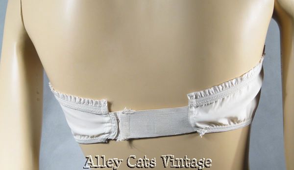 Vintage 1950s 50s Lingerie White Nylon Strapless Boned Bra by Mary Ann Sz 36A Vintage 1950s 50s Lingerie White Nylon Strapless Boned Bra by Mary Ann Sz 36A