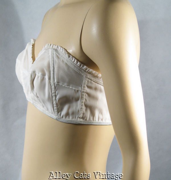 Vintage 1950s 50s Lingerie White Nylon Strapless Boned Bra by Mary Ann Sz 36A Vintage 1950s 50s Lingerie White Nylon Strapless Boned Bra by Mary Ann Sz 36A