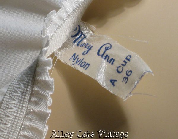 Vintage 1950s 50s Lingerie White Nylon Strapless Boned Bra by Mary Ann Sz 36A Vintage 1950s 50s Lingerie White Nylon Strapless Boned Bra by Mary Ann Sz 36A