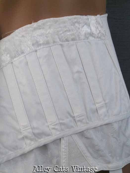 Vintage 1950s White Damask Open Bottom Girdle Corset with Metal Garters by Bestform Sz 31 Vintage 1950s White Damask Open Bottom Girdle Corset with Metal Garters by Bestform Sz 31