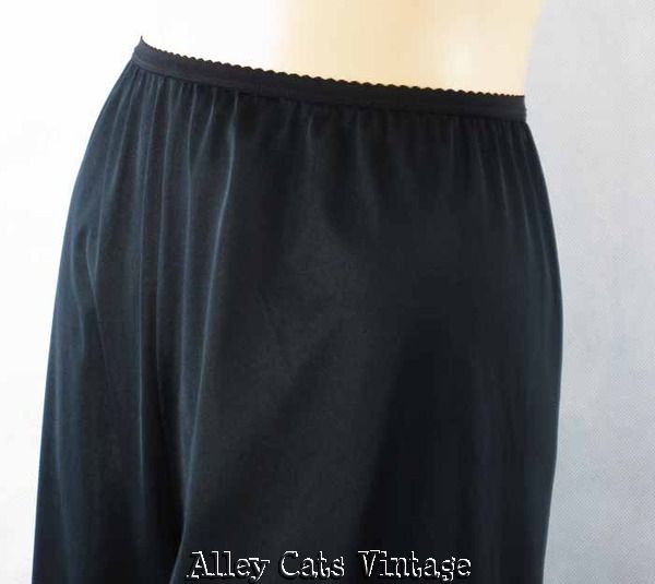 Vintage Shadowline 1970s Black Nylon and Lace Long Leg Pettipants Sz M Tall Vintage Shadowline 1970s Black Nylon and Lace Long Leg Pettipants Sz M Tall