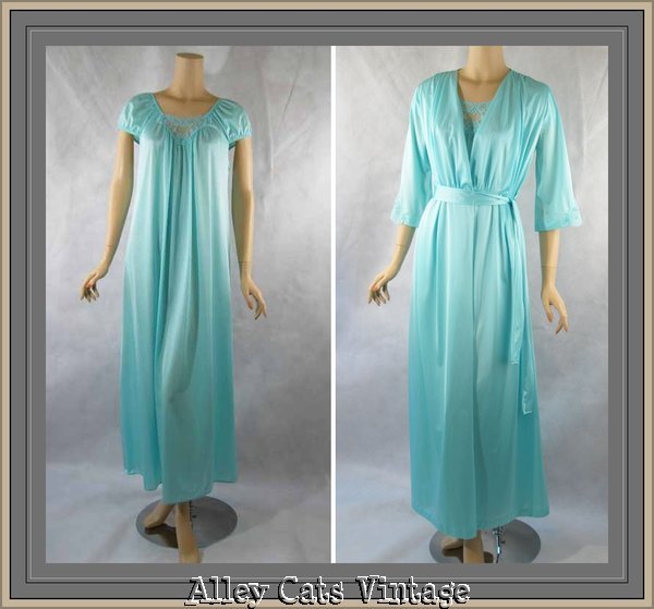 Vintage 1980s Lorraine Aqua Nightgown and Robe Peignoir Set Sz M B40 Vintage 1980s Lorraine Aqua Nightgown and Robe Peignoir Set Sz M B40