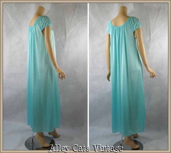 Vintage 1980s Lorraine Aqua Nightgown and Robe Peignoir Set Sz M B40 Vintage 1980s Lorraine Aqua Nightgown and Robe Peignoir Set Sz M B40