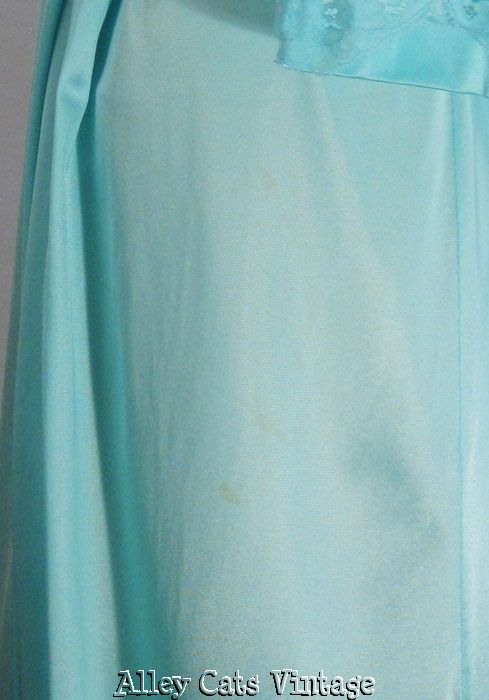 Vintage 1980s Lorraine Aqua Nightgown and Robe Peignoir Set Sz M B40 Vintage 1980s Lorraine Aqua Nightgown and Robe Peignoir Set Sz M B40