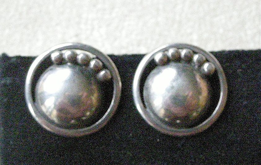 Elegant Round Vintage Kalo Sterling Silver Earrings Elegant Round Vintage Kalo Sterling Silver Earrings