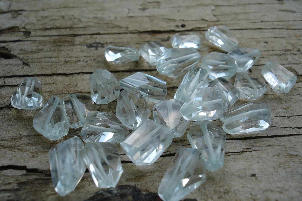 Aquamarine Laser Faceted Gemstone Nuggets - 24 pieces Aquamarine Laser Faceted Gemstone Nuggets - 24 pieces