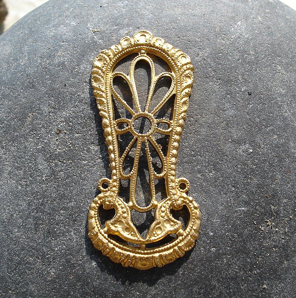 Vintage Raw Brass Filigree Wrap - 2 Side Loops - 2 Pieces Vintage Raw Brass Filigree Wrap - 2 Side Loops - 2 Pieces