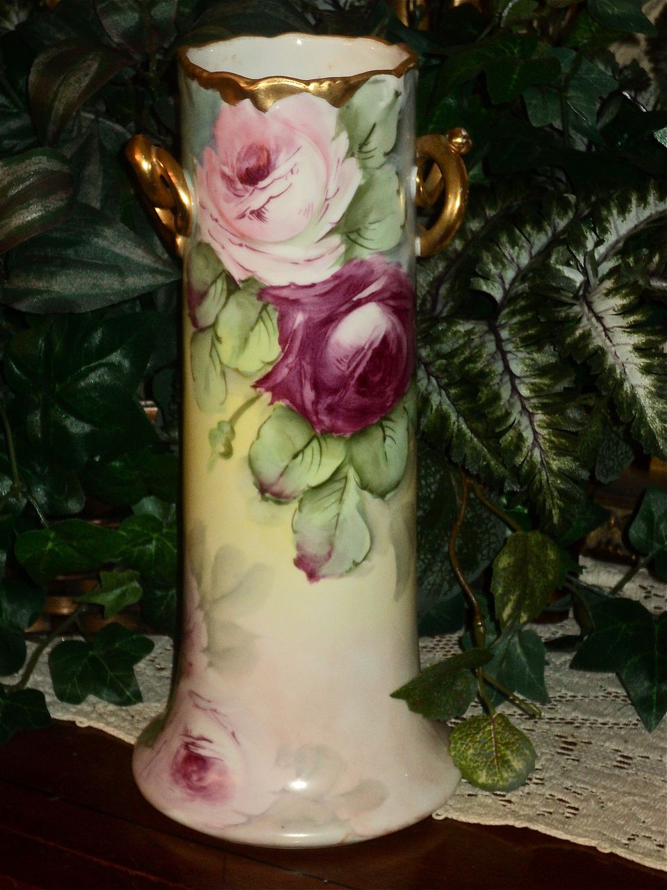 Fabulous Twisted Handle Limoges Vase Pink & Red Roses Fabulous Twisted Handle Limoges Vase Pink & Red Roses