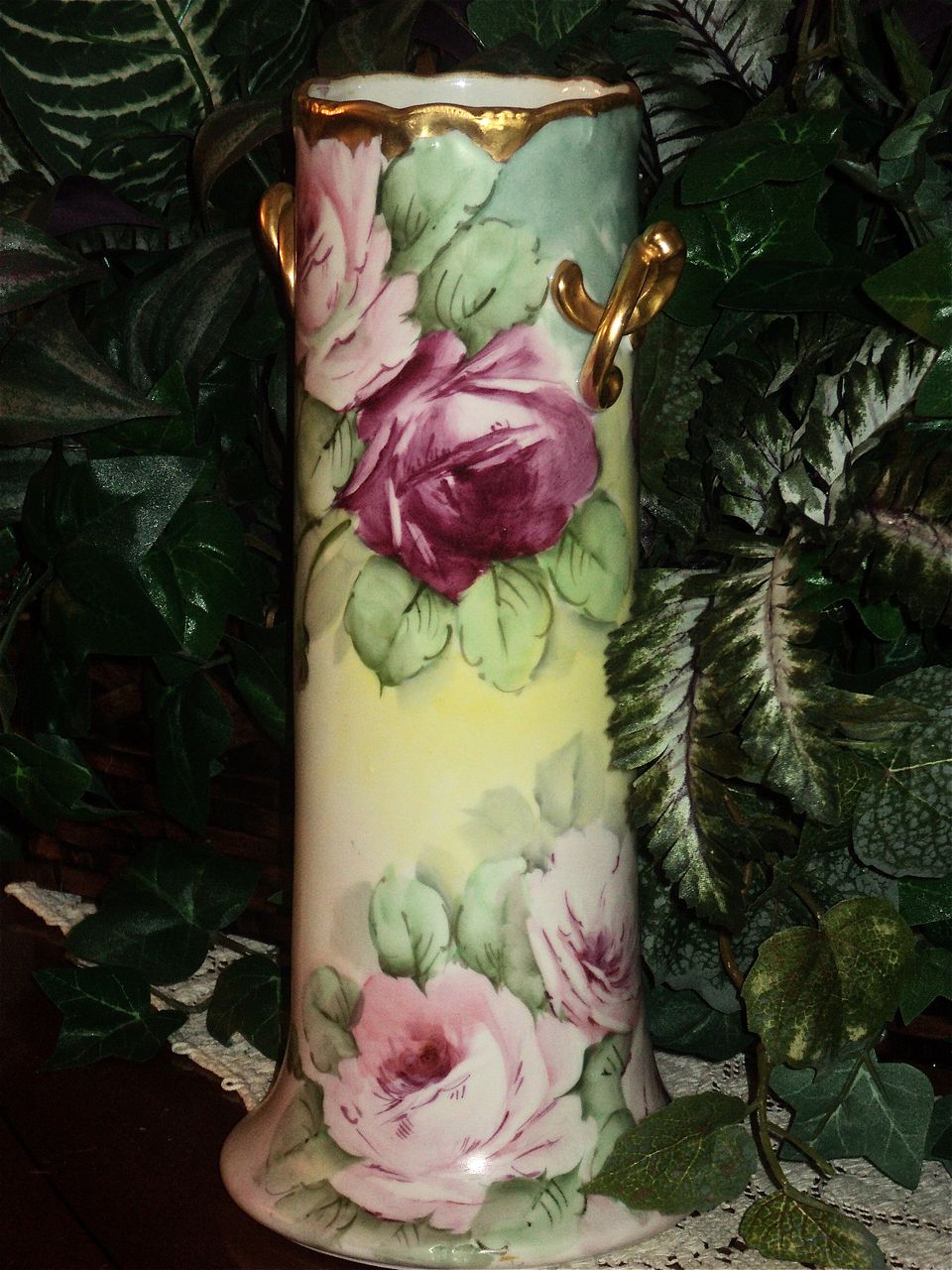 Fabulous Twisted Handle Limoges Vase Pink & Red Roses Fabulous Twisted Handle Limoges Vase Pink & Red Roses