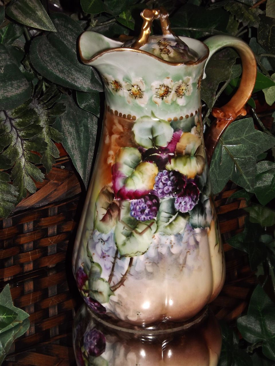Limoges Gorgeous Unique Chocolate Pot with Blackberries and Wild Berry Flowers Limoges Gorgeous Unique Chocolate Pot with Blackberries and Wild Berry Flowers