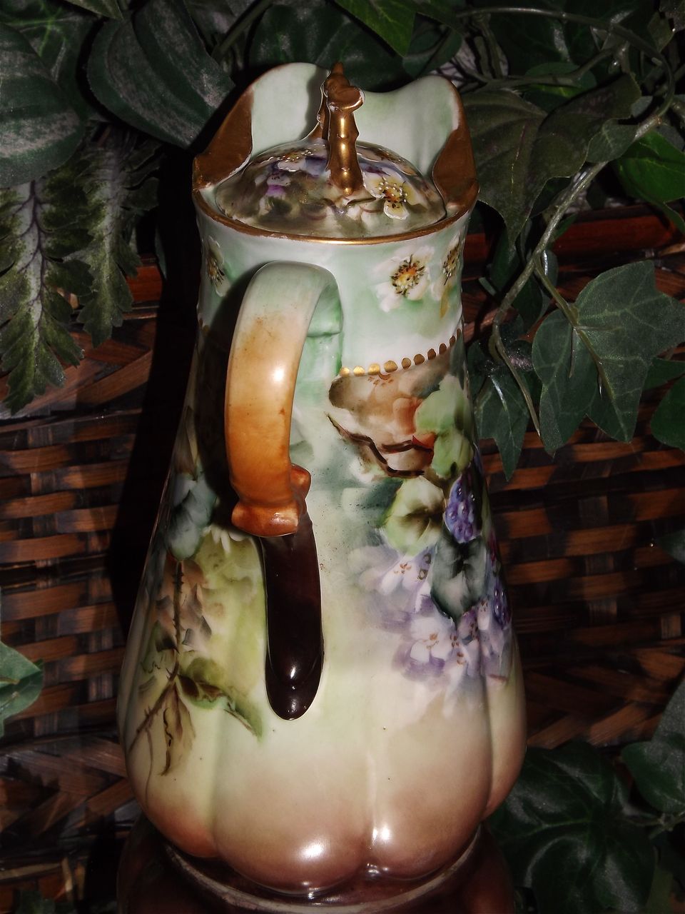 Limoges Gorgeous Unique Chocolate Pot with Blackberries and Wild Berry Flowers Limoges Gorgeous Unique Chocolate Pot with Blackberries and Wild Berry Flowers